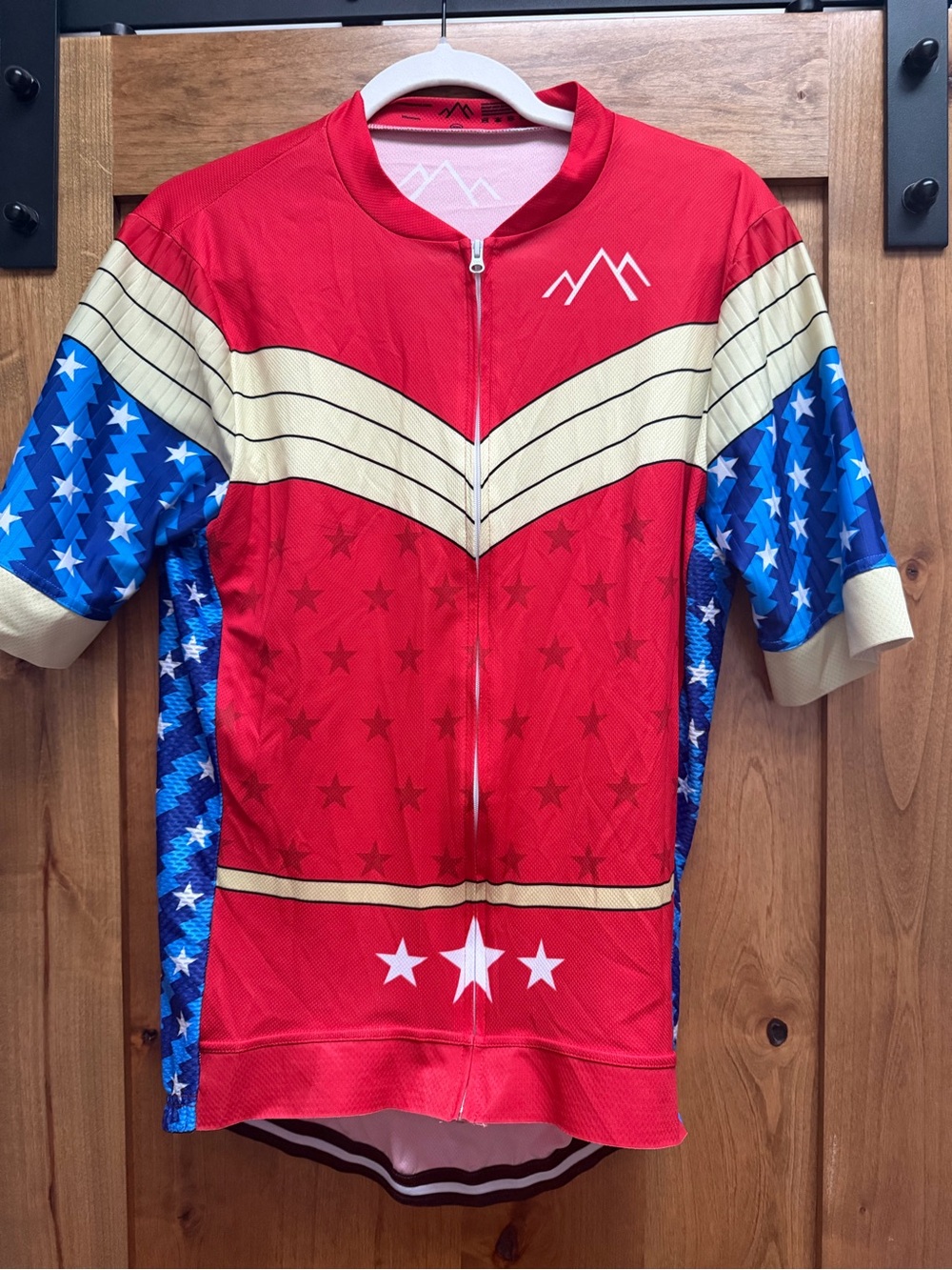 Womenโs Wonder Woman XL Cycling Jersey